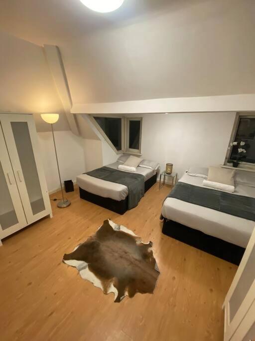 Penthouse Studio With 2 Double Beds & Smart Tv. Great London Location Lägenhet Exteriör bild